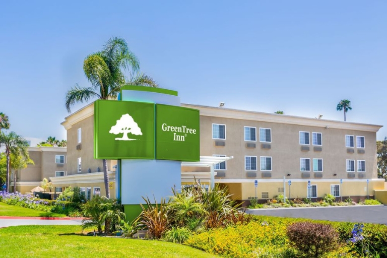 Book Your Stay Near Mission Bay with Comfort, Convenience, and Style