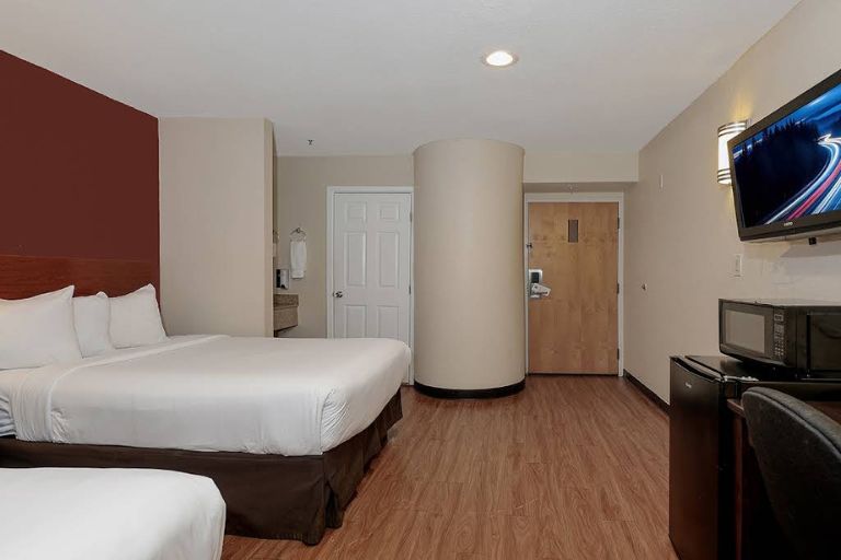 Hotel Near IAH Airport for Galveston Cruise Travelers