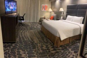 Hotel in Alhambra Los Angeles with Jacuzzi and Heated Pool