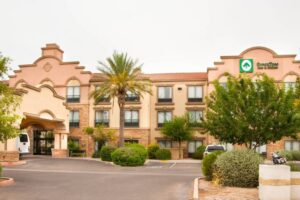 Hotels in Florence AZ Near Highway 287 with Free Breakfast