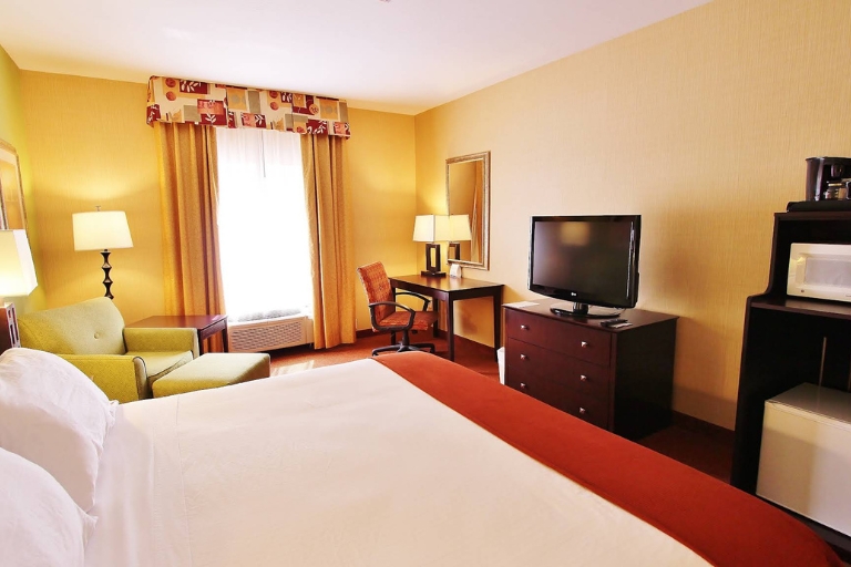 Hotels in Pinetop for a White Mountains Fall Getaway